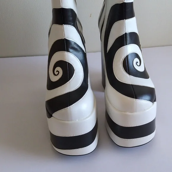 Current Mood Swirl Applique Platform Boots - Picture 10 of 11